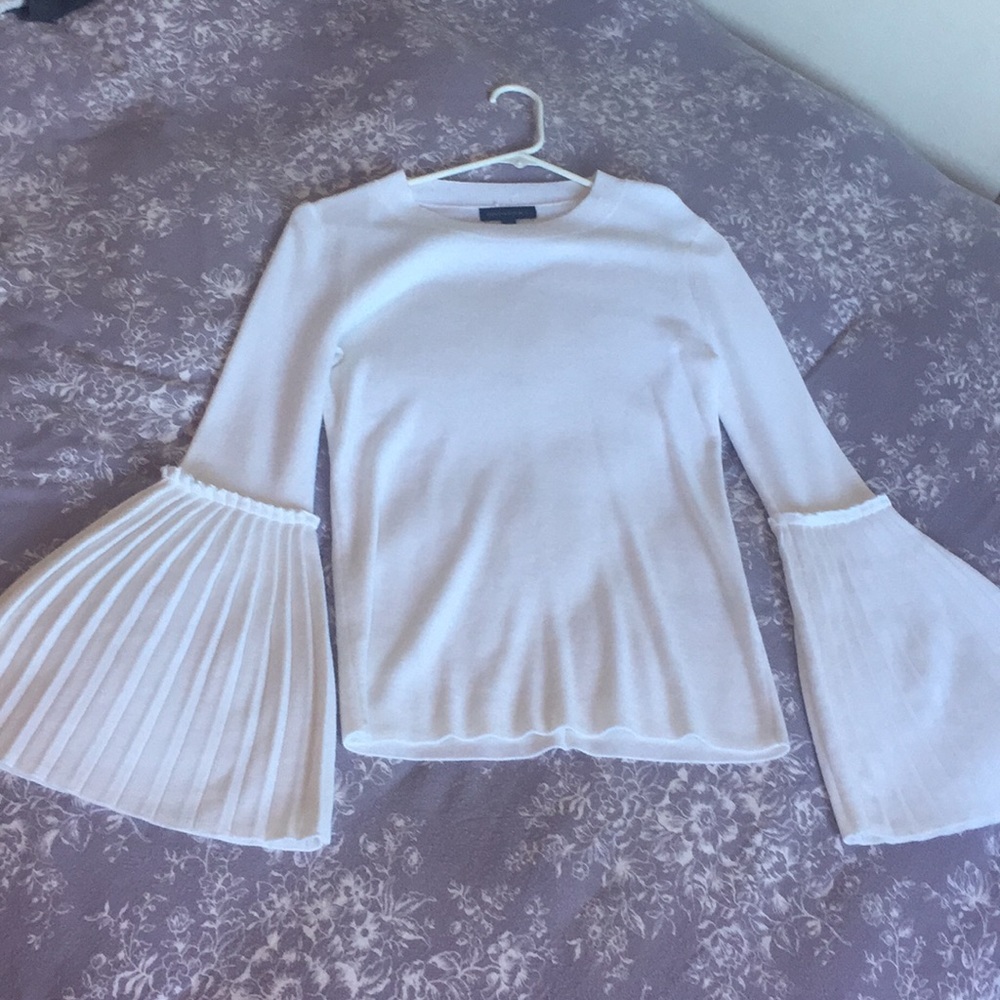 White flare sweater